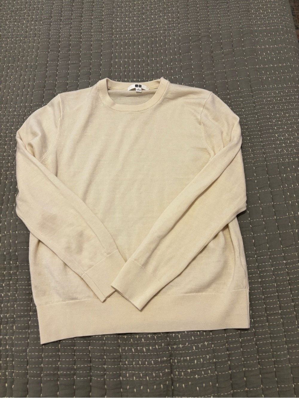 Uniqlo Women’s Cream Crewneck Pullover Sweater
